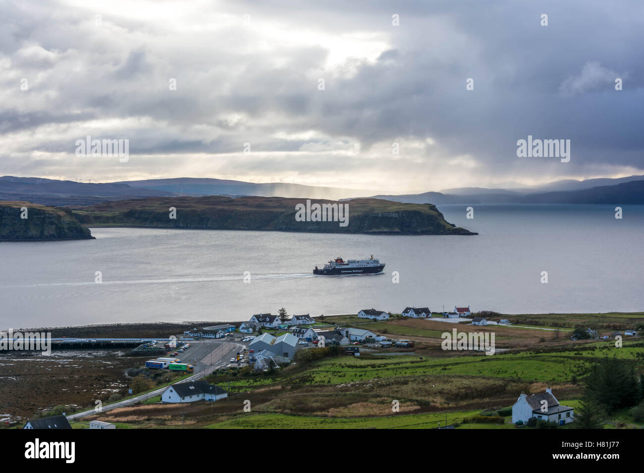 MV Hebrides leaving Uig for Lochmaddy Stock Photo