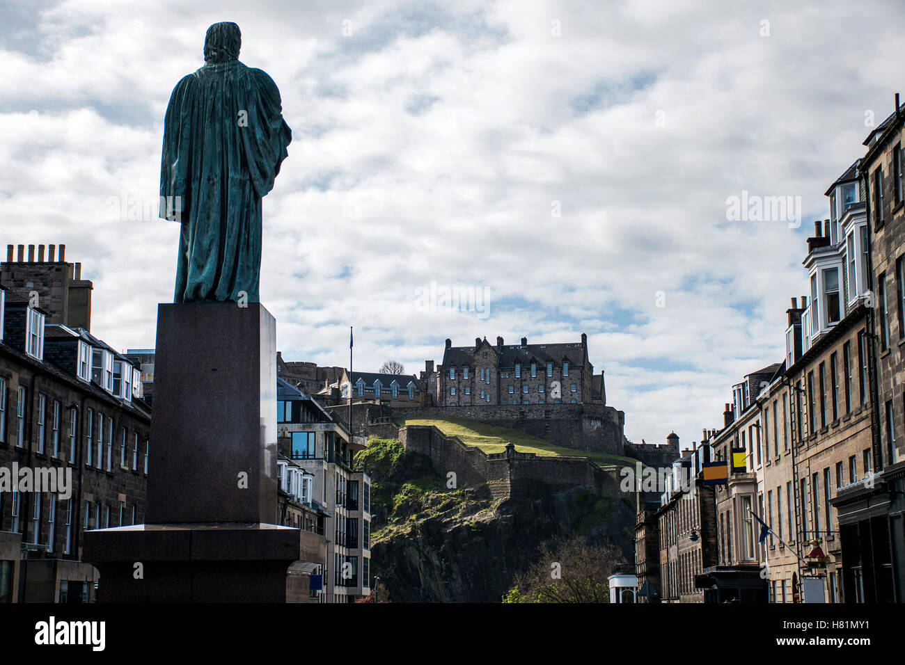 Edinburgh city big Sculptue look at the historic Castle Rock Stock Photo