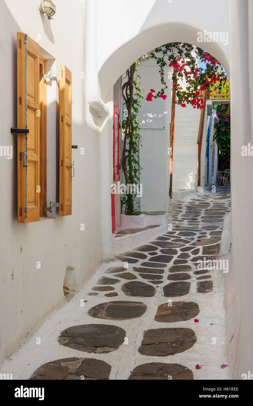 A Street with typical Greek houses, in Mykonos, Mykonos Island, Greece ...