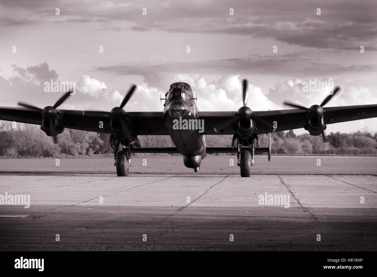 World war 2 aircraft hi-res stock photography and images - Alamy