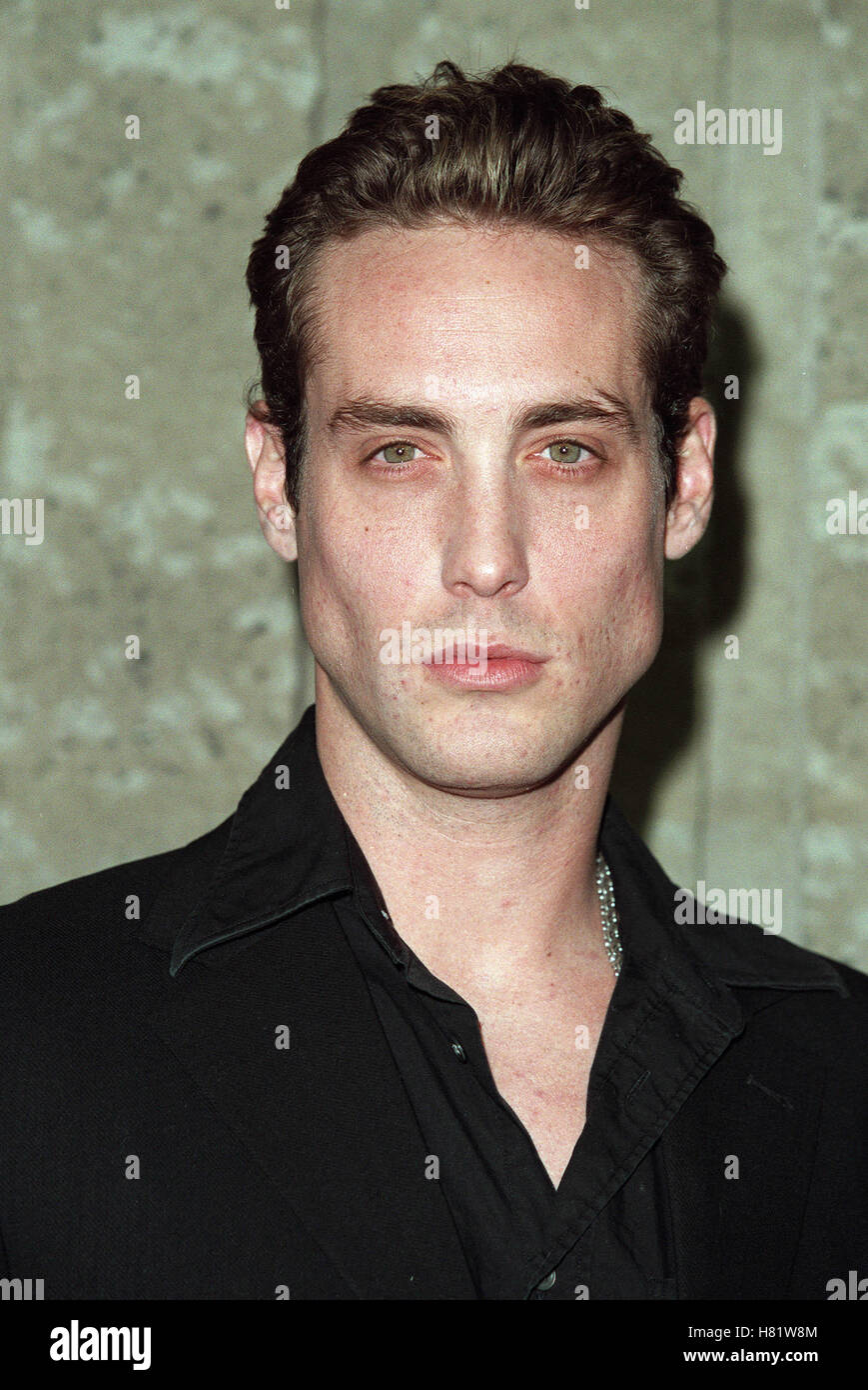 Johnny Strong leon Johnny Strong leon