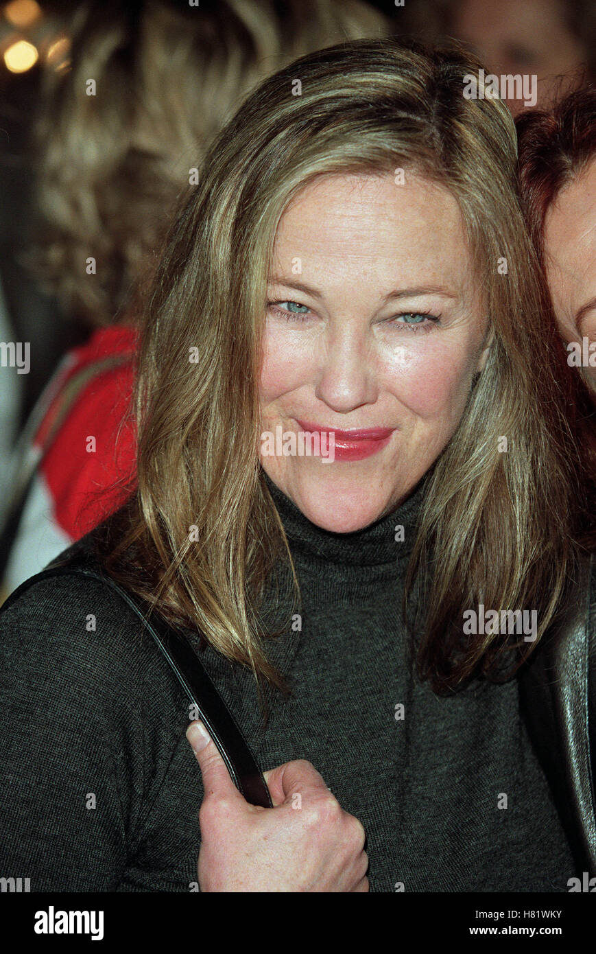 CATHERINE O'HARA "ORANGE COUNTY" FILM PREMIERE PARAMOUNT STUDIOS LA USA 07 January 2002 Stock