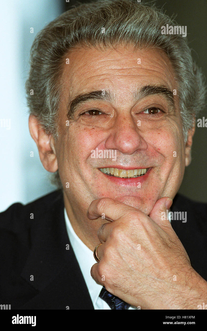 PLACIDO DOMINGO 'LA OPERA SEASON ANNOUNCEMENT' LOS ANGELES USA 29 January 2002 Stock Photo