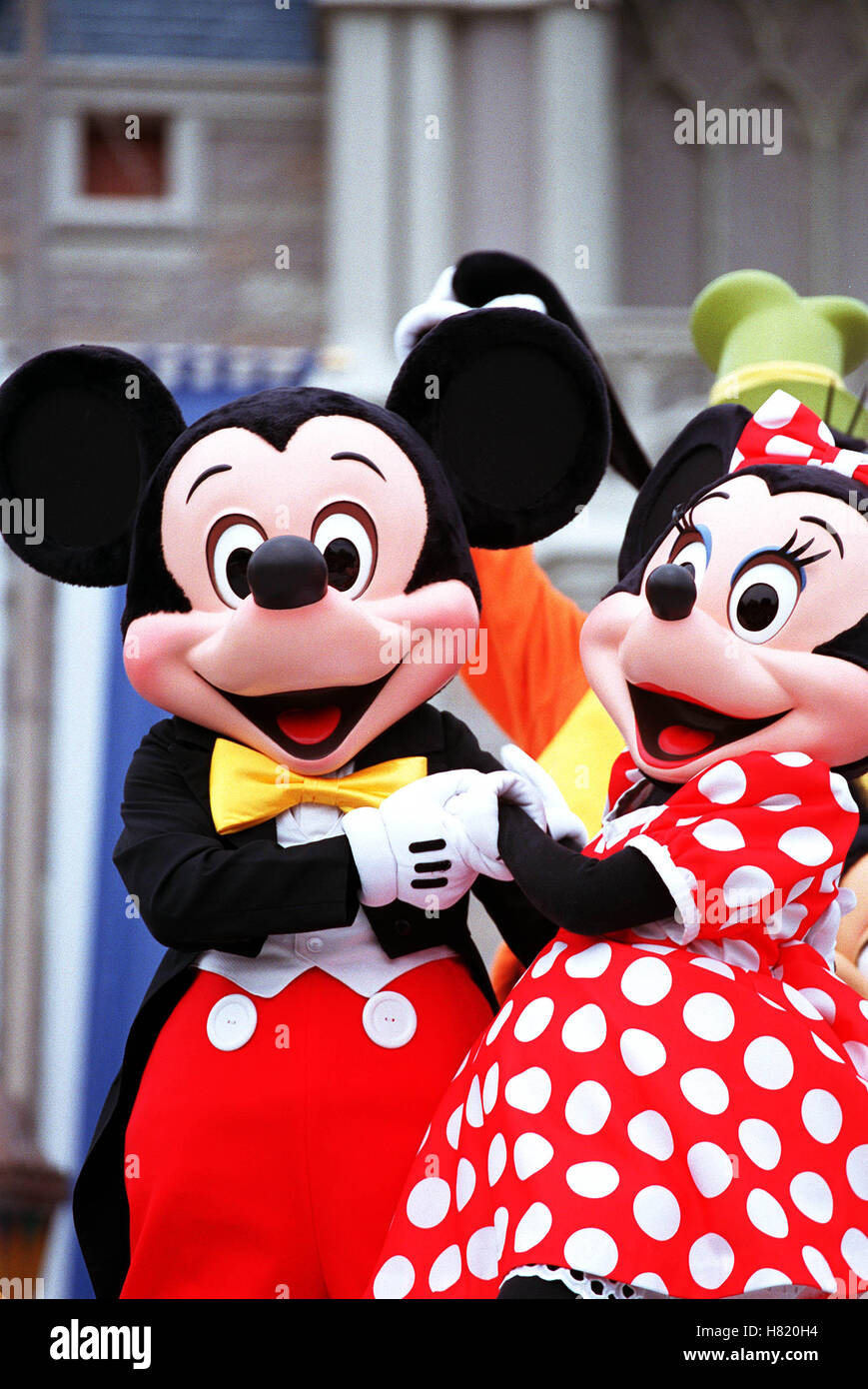 MICKEY MOUSE & MINNIE MOUSE MAGIC KINGDOM ORLANDO 01 April 2002 ...