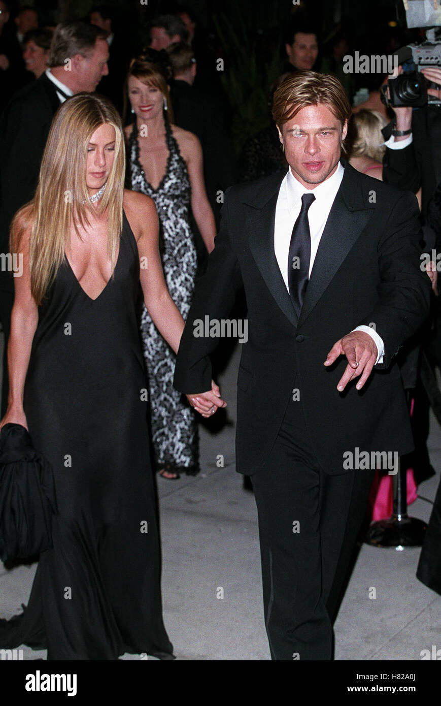Jennifer Aniston & Brad Pitt 2000 Vanity Fair Oscar Party Los Angeles Usa  26 March 2000 Stock Photo - Alamy