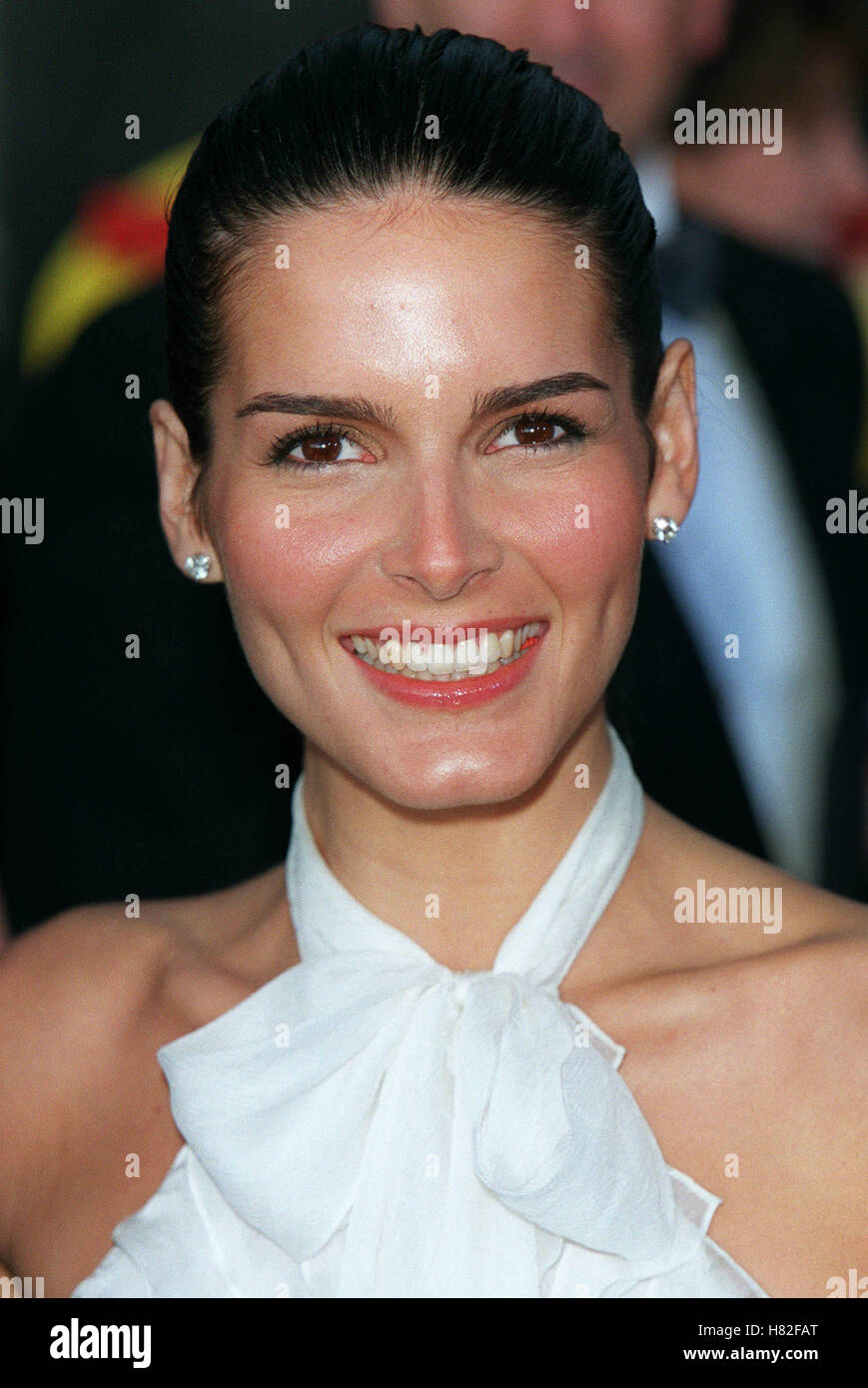 Angie harmon 2001 hi-res stock photography and images - Alamy