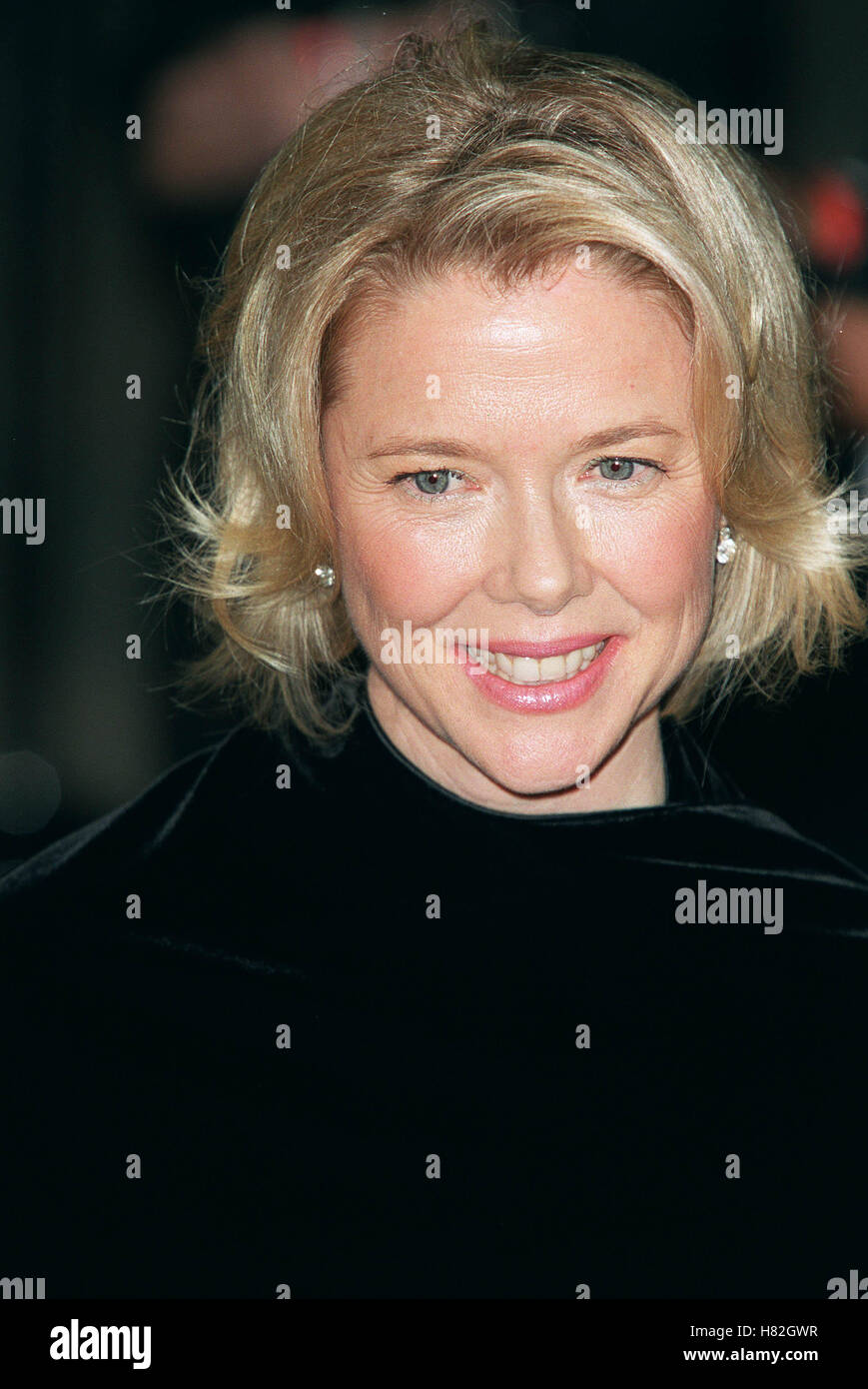 ANNETTE BENING VANITY FAIR OSCAR PARTY 2001 MORTENS BEVERLY HILLS LA USA 25 March 2001 Stock Photo