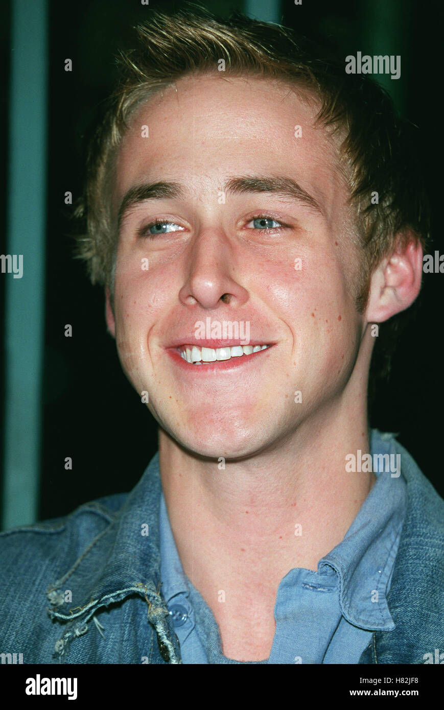 RYAN GOSLING ANIMAL AVENGERS FHM PARTY HOLLYWOOD LOS ANGELES USA 12 April 2001 Stock Photo