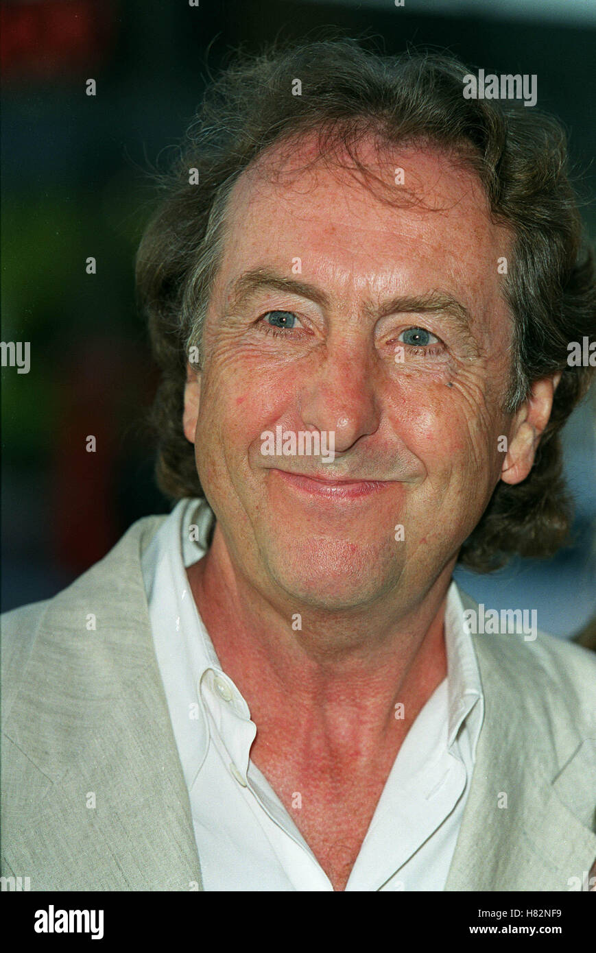 ERIC IDLE "THE HOLY GRAIL" RE-RELEASE HOLLYWOOD LA USA 15 June 2001 Stock Photo