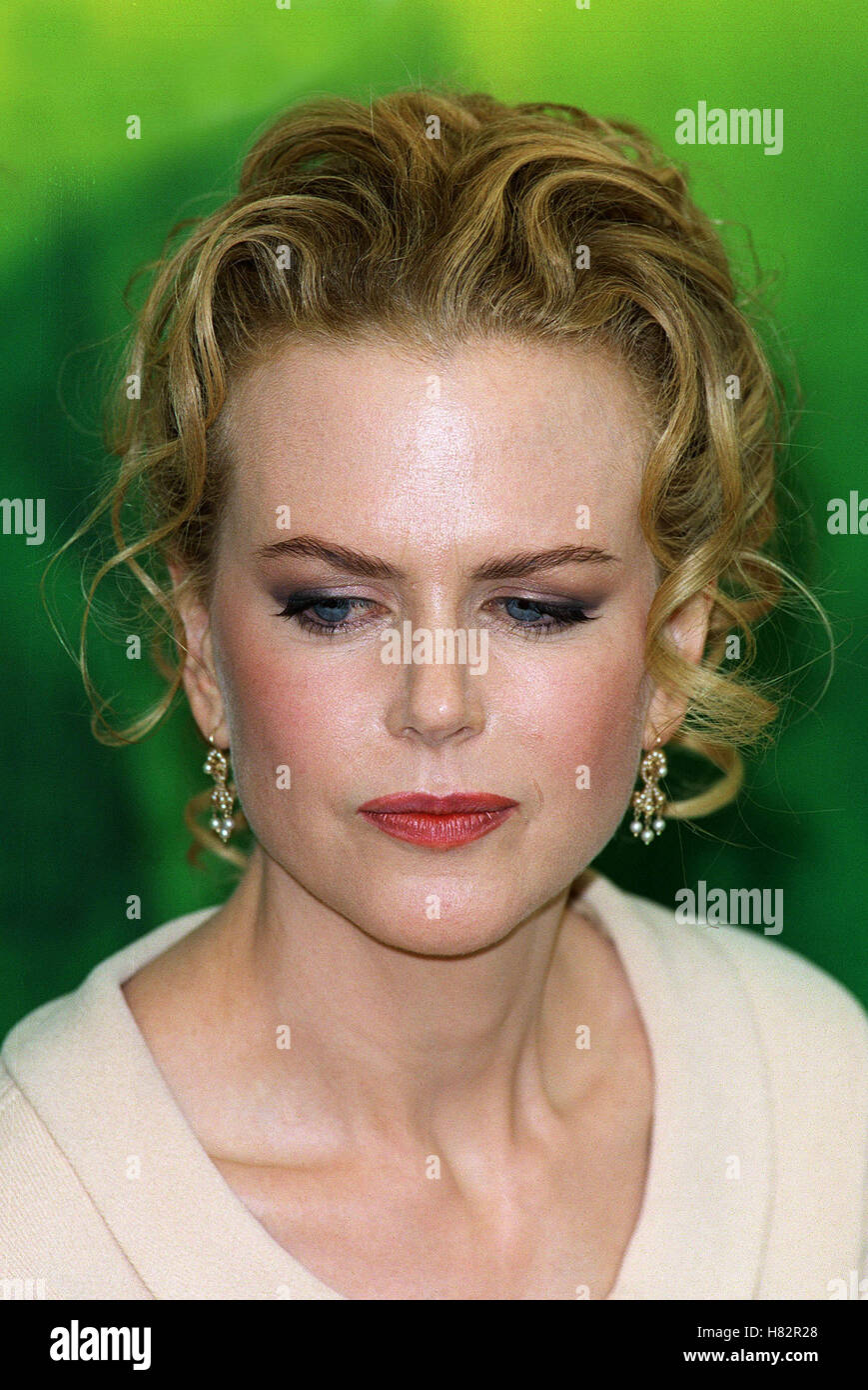 NICOLE KIDMAN THE OTHERS PHOTOCALL VENICE FILM FESTIVAL 2001 VENICE