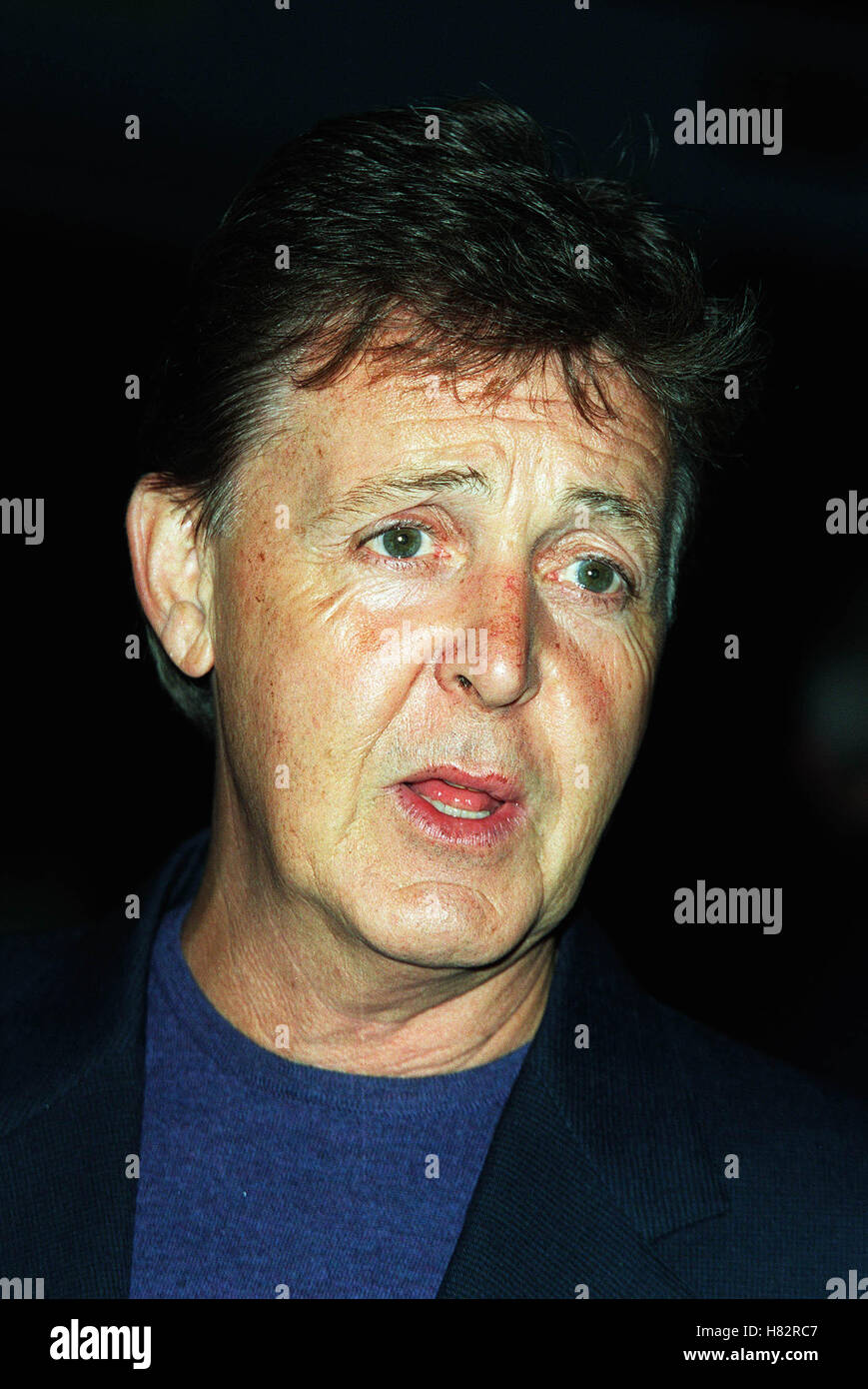 PAUL MCCARTNEY "TUESDAY" FILM PREMIERE VENICE FILM FESTIVAL 2001 ITALY 04  September 2001 Stock Photo - Alamy