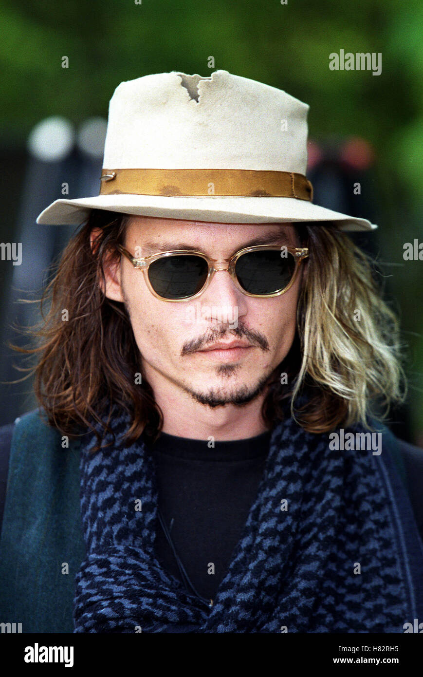 JOHNNY DEPP PHOTOCALL VENICE FILM FESTIVAL 2001 ITALY 08 September 2001