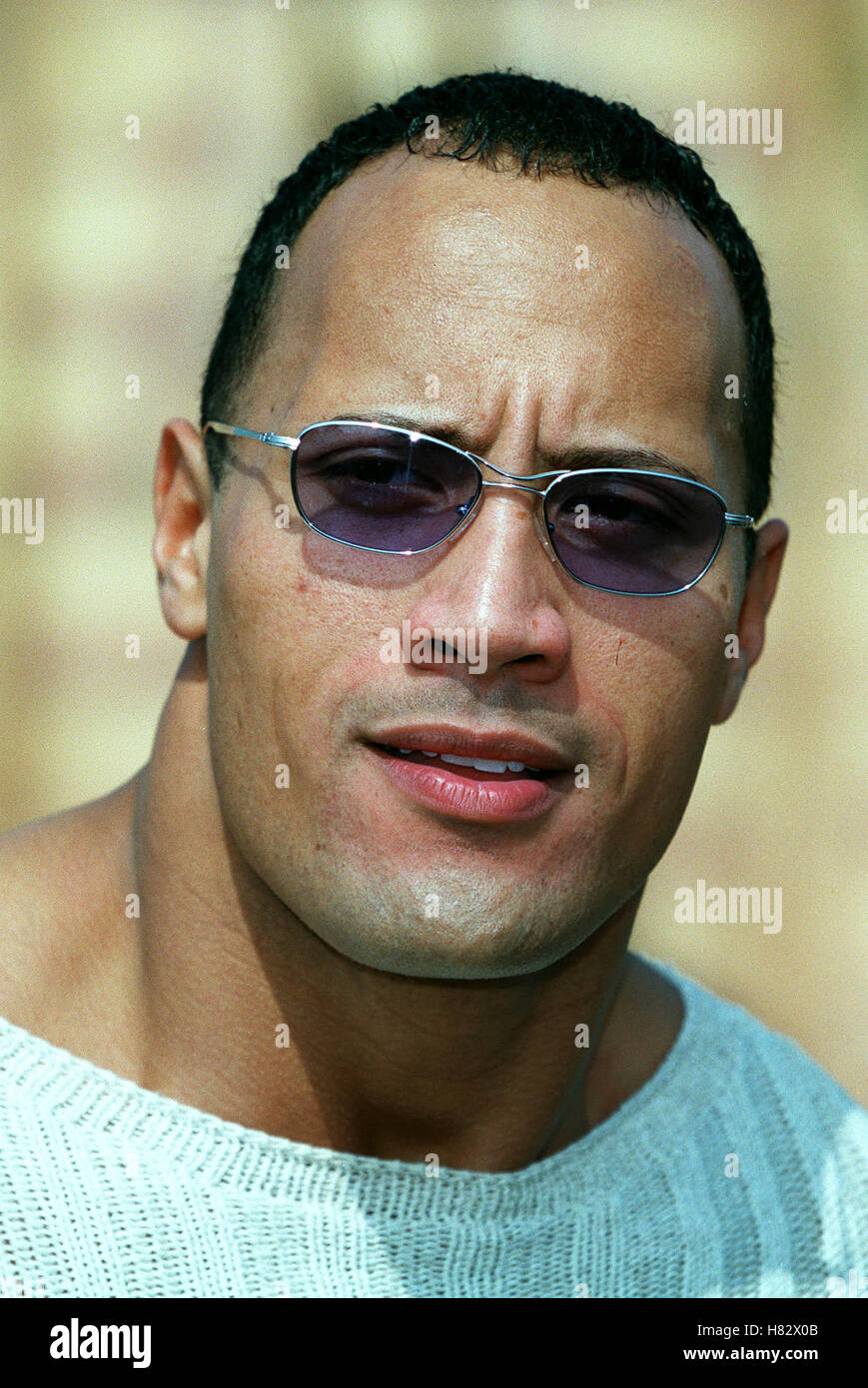 DWAYNE JOHNSON (AKA THE ROCK) THE MUMMY RETURNS VIDEO LAUNCH SANTA MONICA LA USA 03 October 2001 Stock Photo