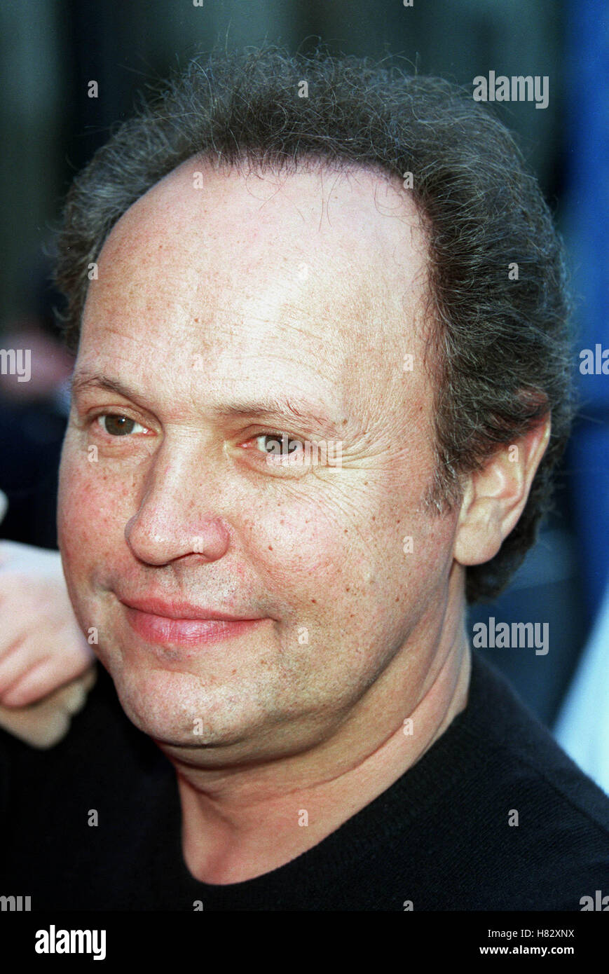 BILLY CRYSTAL "MONSTERS INC" FILM PREMIER LA LA USA 28 October 2001 Stock  Photo - Alamy