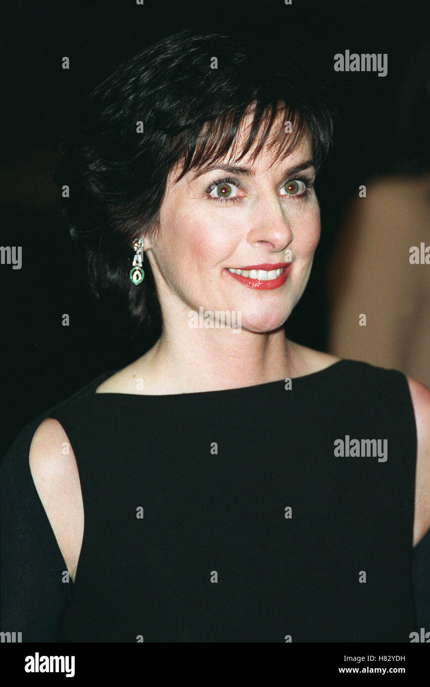 ENYA. "LORD OF THE RINGS" PREMIER LEICESTER SQ LONDON ENGLAND 10 December  2001 Stock Photo - Alamy