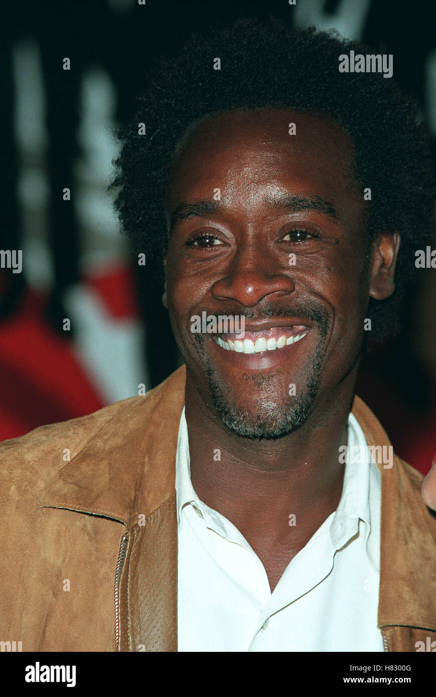 DON CHEADLE OCEAN'S ELEVEN WORLD PREMIERE WESTWOOD LOS ANGELES USA 05 December 2001 Stock Photo