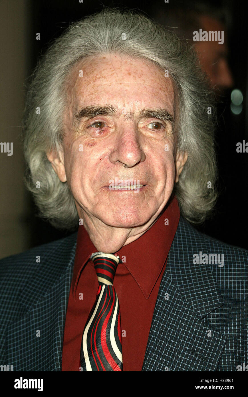 ARTHUR HILLER 54 WRITERS GUILD AWARDS BEVERLY HILLS LOS ANGELES USA 02 March 2002 Stock Photo