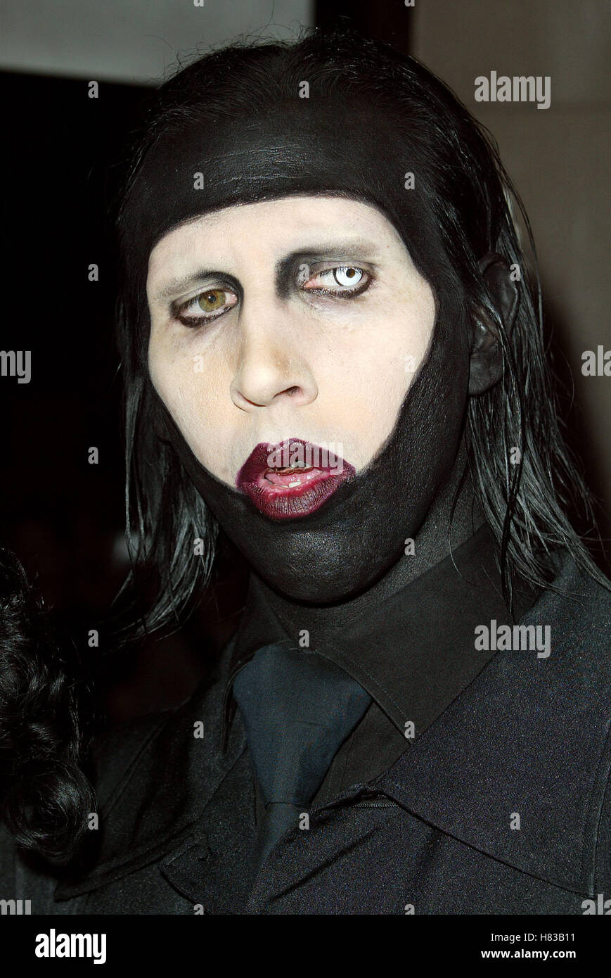 MARILYN MANSON RESIDENT EVIL FILM PREMIERE HOLLYWOOD LOS ANGELES USA 12 March 2002 Stock Photo