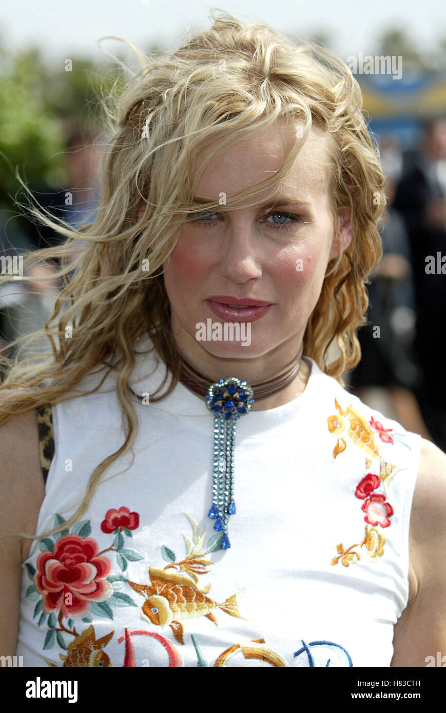 Daryl hannah independent spirit 2001 hi-res stock photography and images -  Alamy