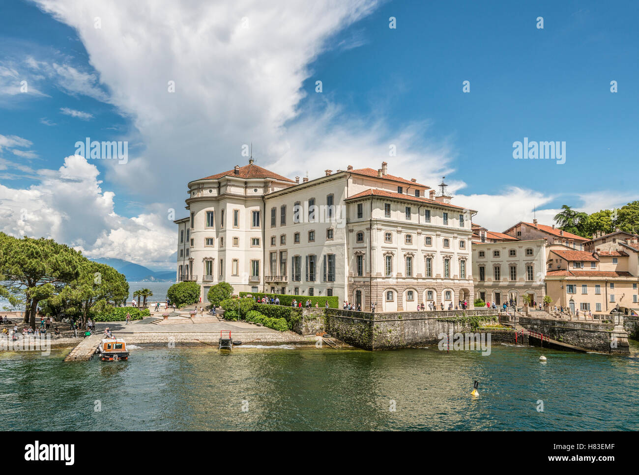 Palazzo Borromeo, Isola Bella, Lago Maggiore, seen from the lakeside,  Piemont, Italy Stock Photo - Alamy