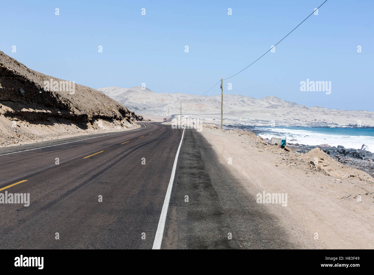 Pan-American Highway in Peru Stock Photo - Alamy
