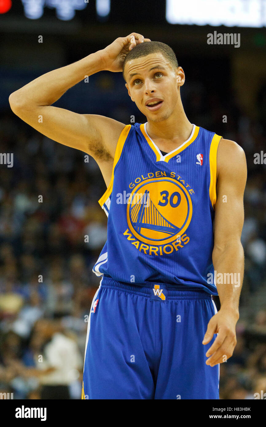 Por que Stephen Curry usa a camisa 30?