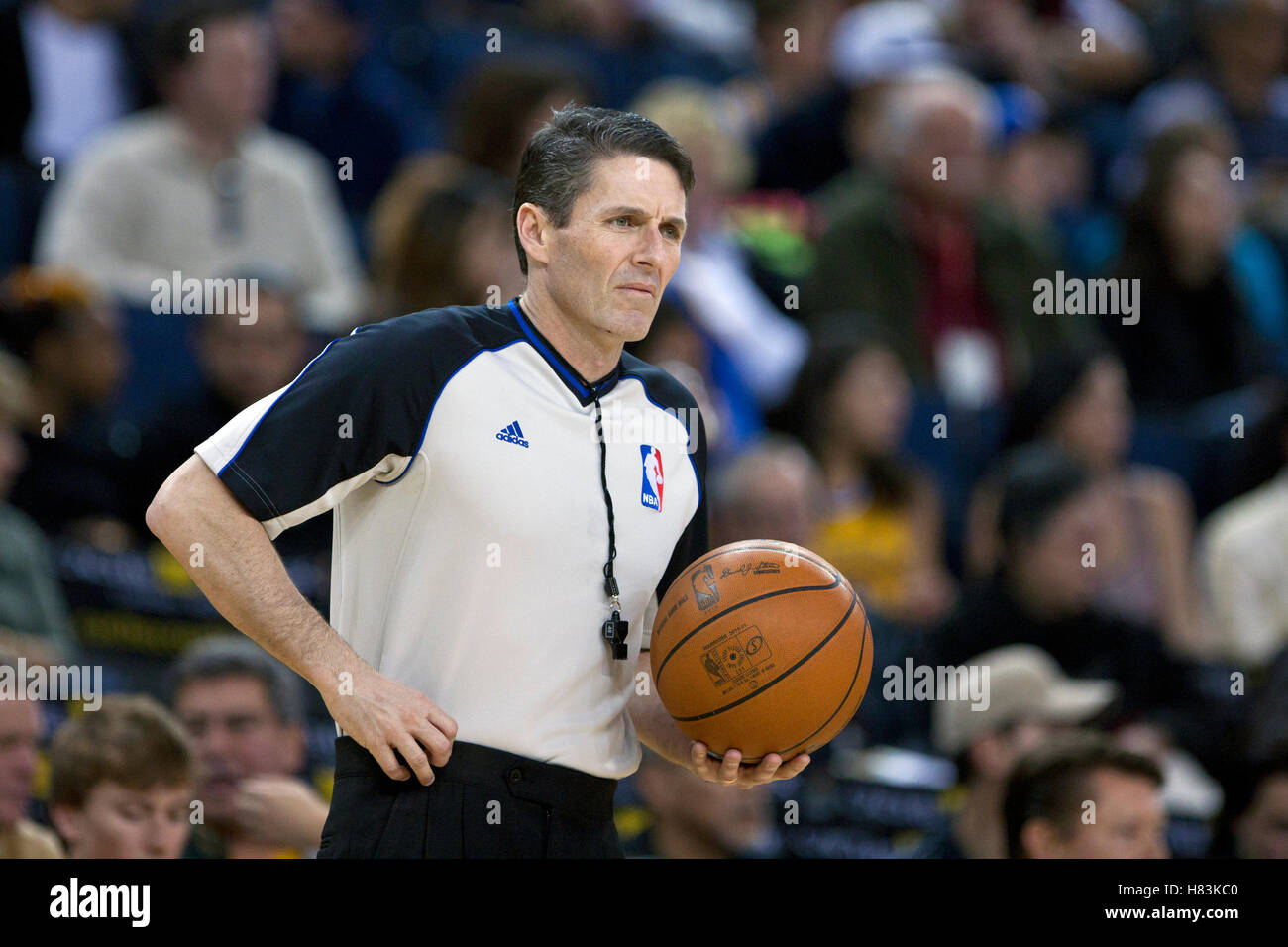 April 10, 2011; Oakland, CA, USA;  NBA referee Scott Foster (48)before the game between the Golden State Warriors and the Sacramento Kings at Oracle Arena. Sacramento defeated Golden State 104-103. Stock Photo