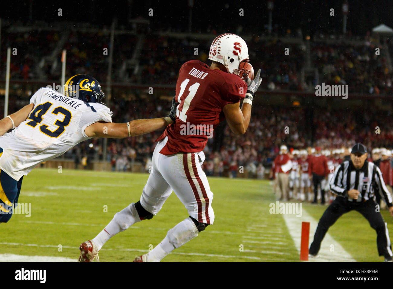 Stanford's Levine Toilolo (11) during warm up at Stanford Stadium in  Stanford Calif. on Saturday. The Stanford Cardinals defeated the Washington  Huskies 34-14. (Credit Image: © Konsta Goumenidis/Southcreek  Global/ZUMApress.com Stock Photo 