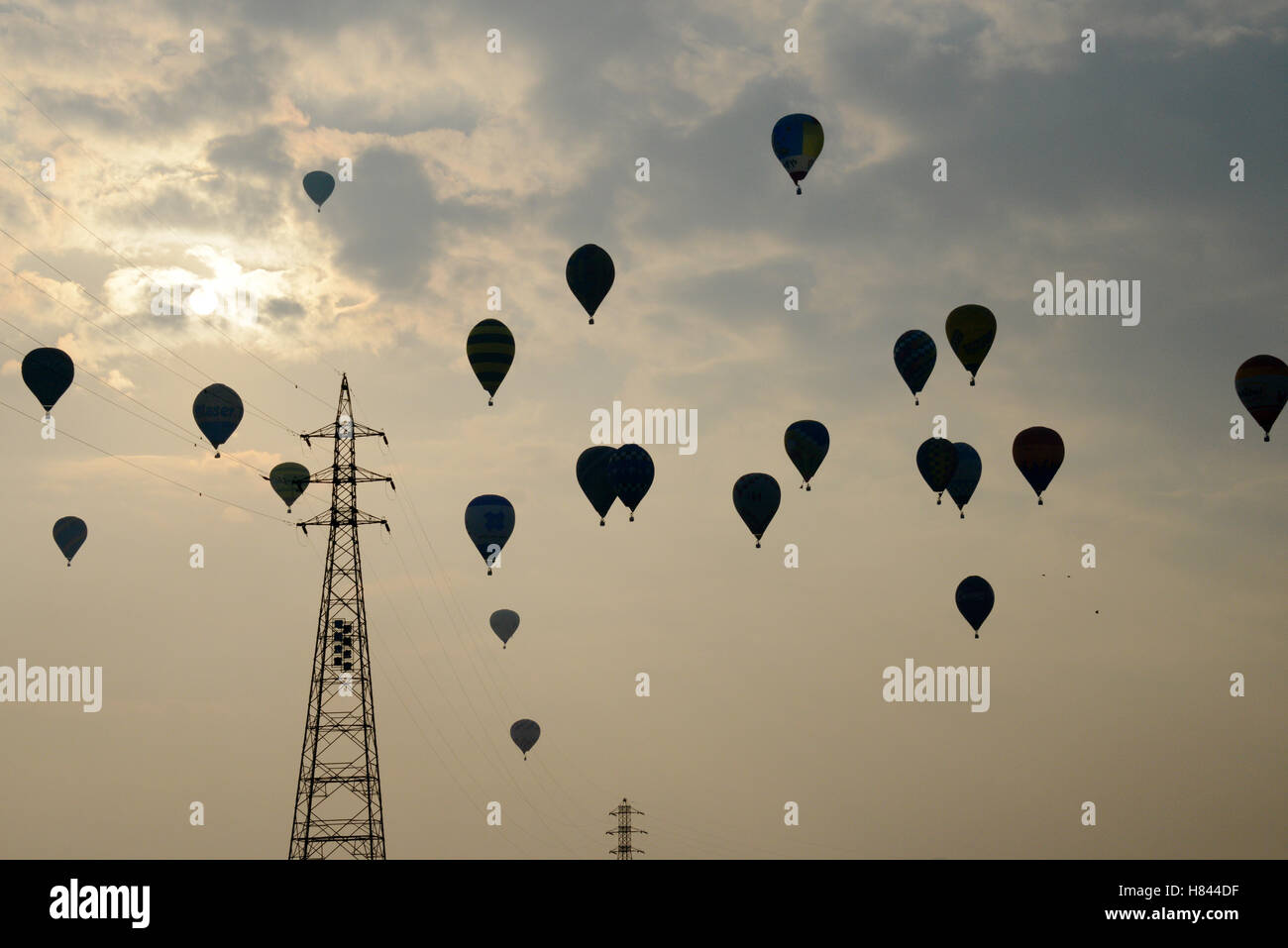 FAI World Hot Air Balloon Championship, Many air balloons in the sky ...