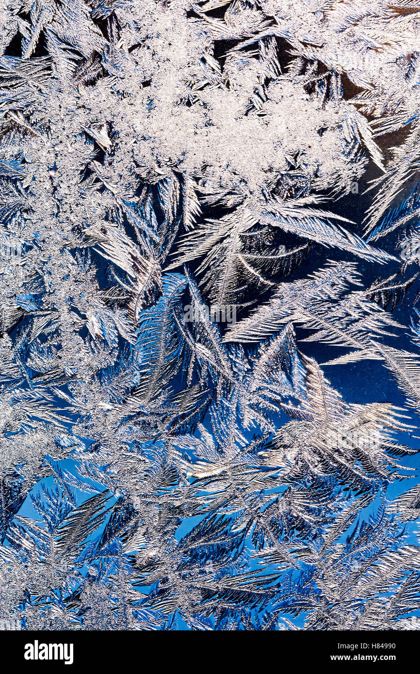 texture of frost patterns on winter window glass Stock Photo - Alamy