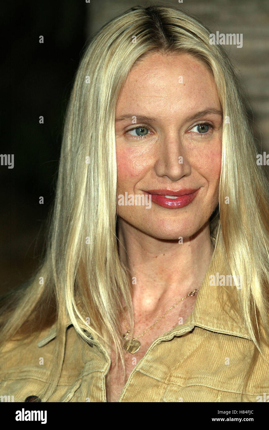 KELLY LYNCH CQ FILM PREMIERE EGYPTIAN THEATRE HOLLYWOOD LOS ANGELES USA ...