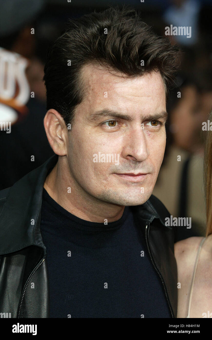 CHARLIE SHEEN UNDERCOVER BROTHER FILM PREM UNIVERSAL CITYWALK BURBANK LOS ANGELES USA 30 May 2002 Stock Photo