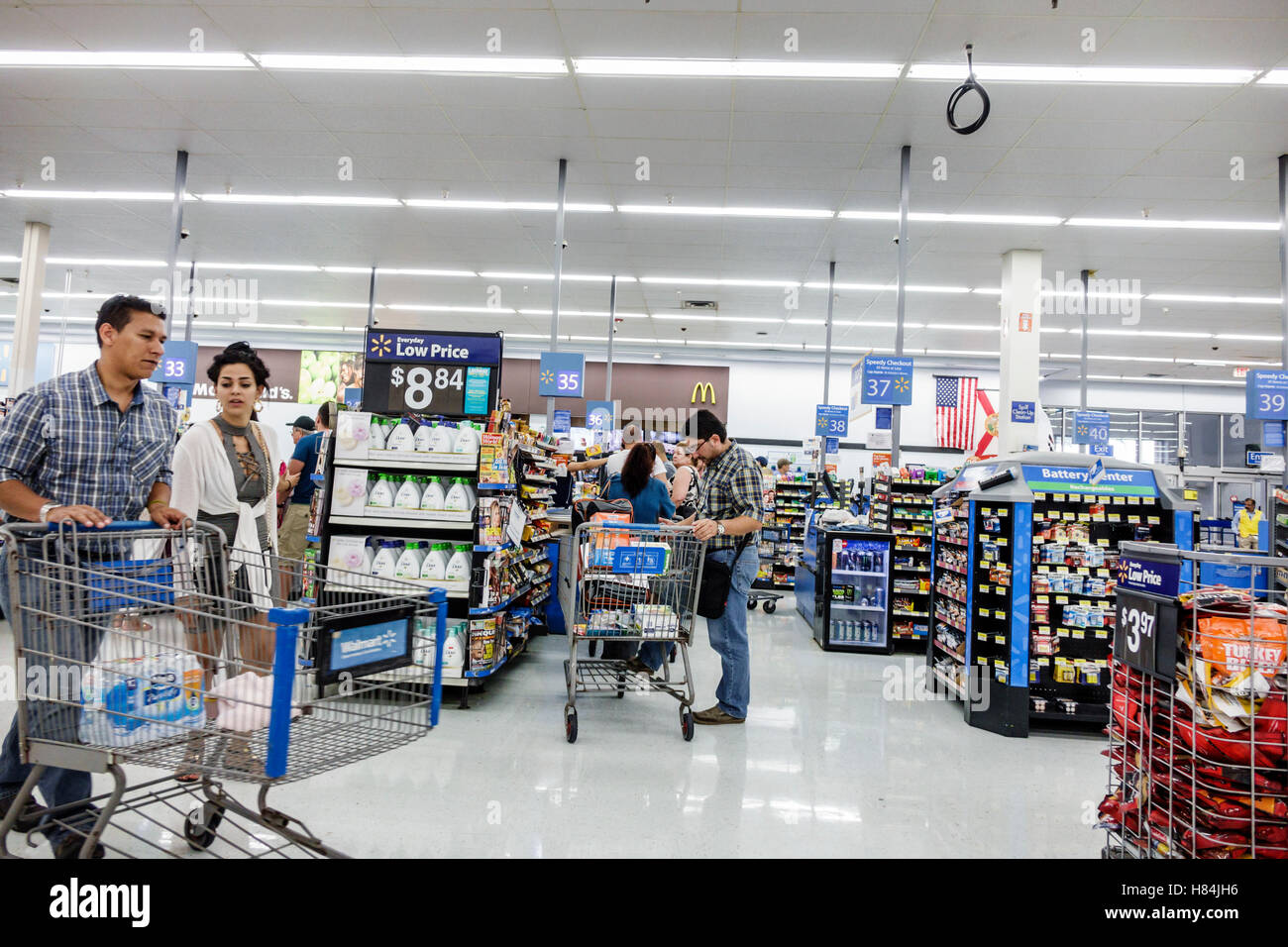 Woman Gives Birth In Walmart Checkout Line, Pays for Her Merchandise First picture Woman Gives Birth In Walmart Checkout Line, Pays for Her Merchandise First picture