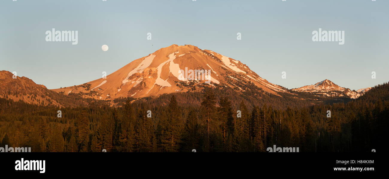 Sunset, Manzanita Lake, Lassen Volcanic National Park, California Stock