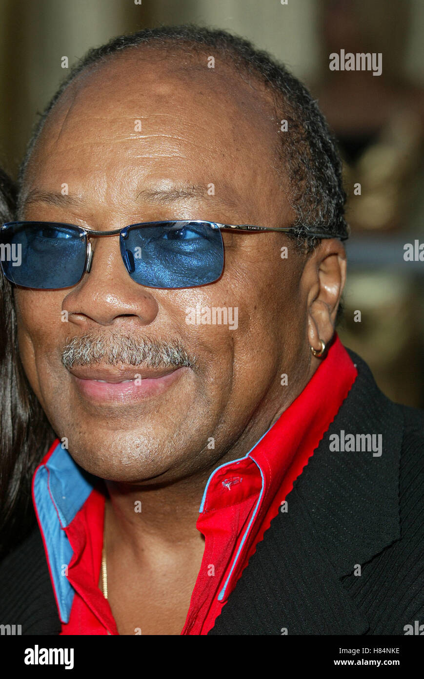 QUINCY JONES AUSTIN POWERS IN GOLDMEMBER PREMIERE UNIVERSAL AMPHITHEATRE UNIVERSAL CITY LA USA 22 July 2002 Stock Photo