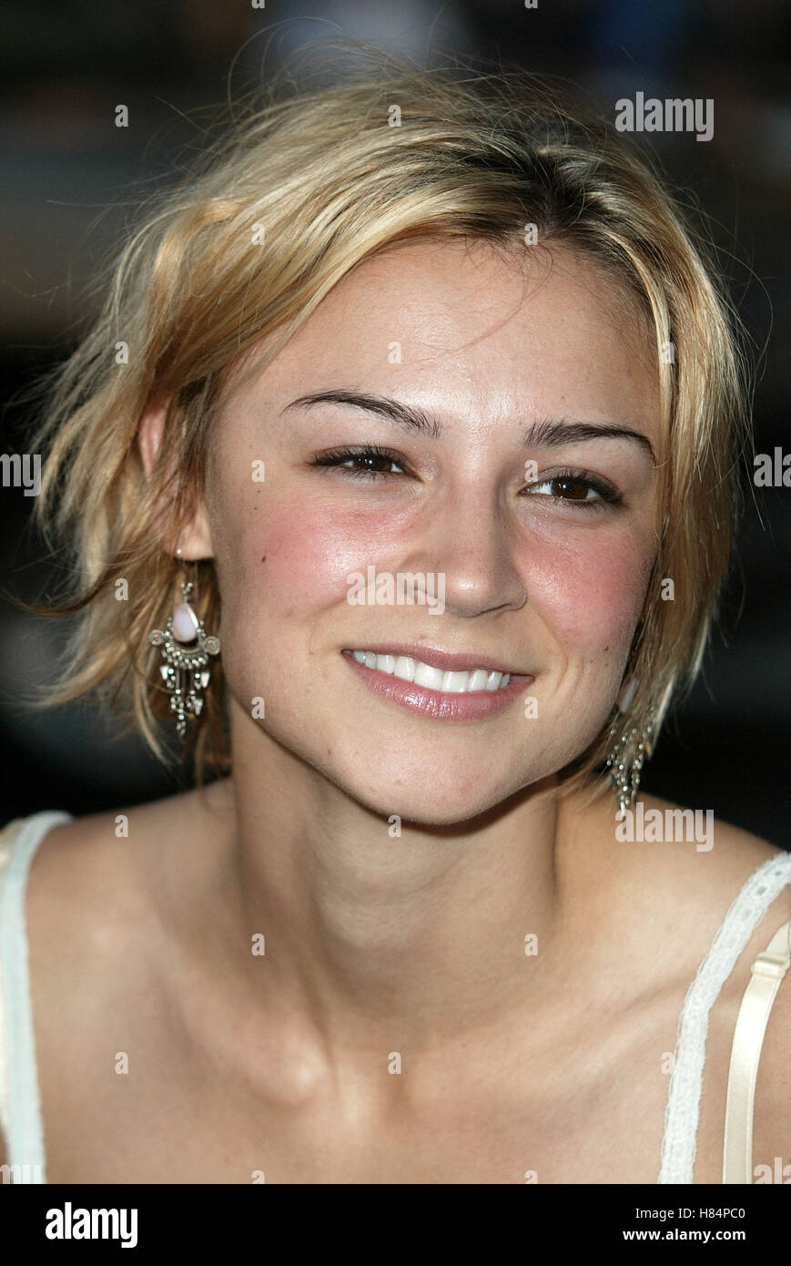 SAMARIE ARMSTRONG EIGHT LEGGED FREAKS PREMIERE GRUMAN'S CHINESE THEATRE HOLLYWOOD LOS ANGELES USA 16 July 2002 Stock Photo