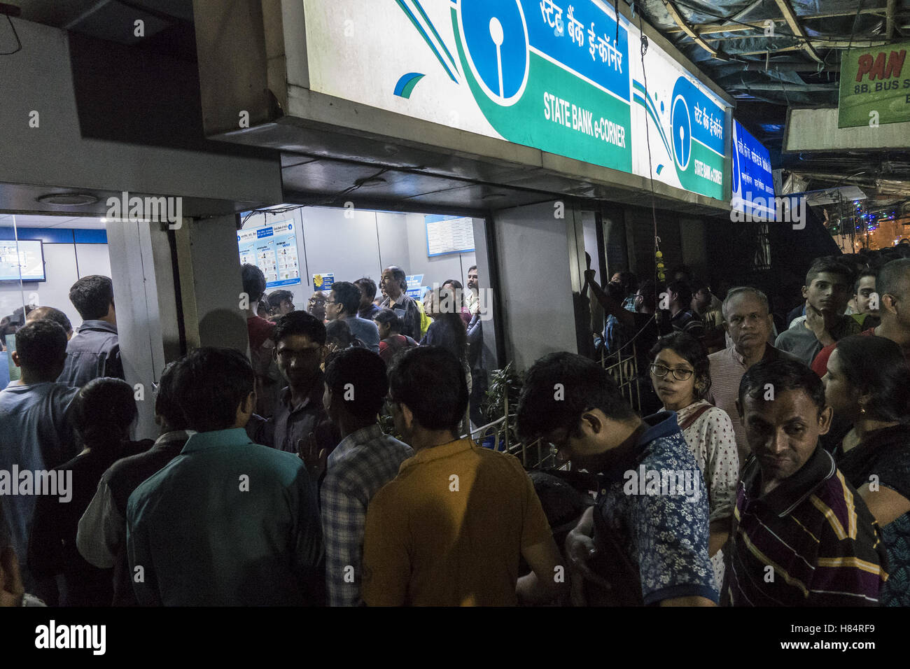 India Currency Notes Queue High Resolution Stock Photography and Images ...
