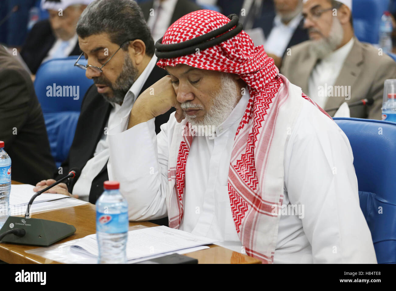 Gaza City, Gaza Strip, Palestinian Territory. 9th Nov, 2016. Members of