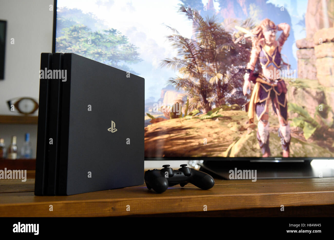 Ps4 pro hi-res stock photography and images - Alamy