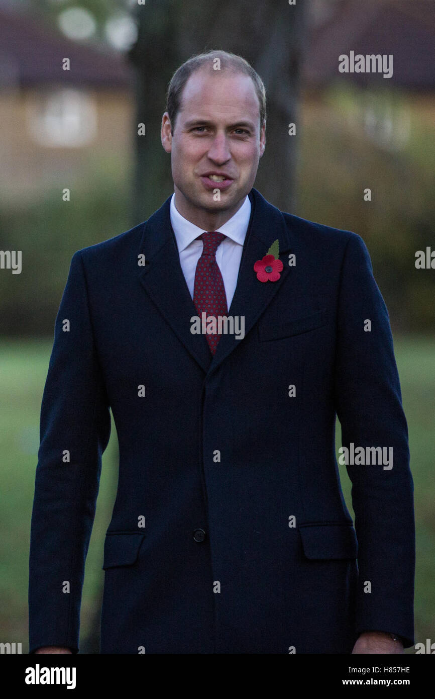 London, UK. 10th November, 2016. The Duke of Cambridge visits Kensington Memorial Park as President of Fields in Trust to officially mark the dedication of the park by the Royal Borough of Kensington and Chelsea to the Centenary Fields programme. Centenary Fields honours the memory of the millions who lost their lives during the First World War by securing and protecting outdoor recreational space in perpetuity for the benefit of future generations. Credit:  Mark Kerrison/Alamy Live News Stock Photo