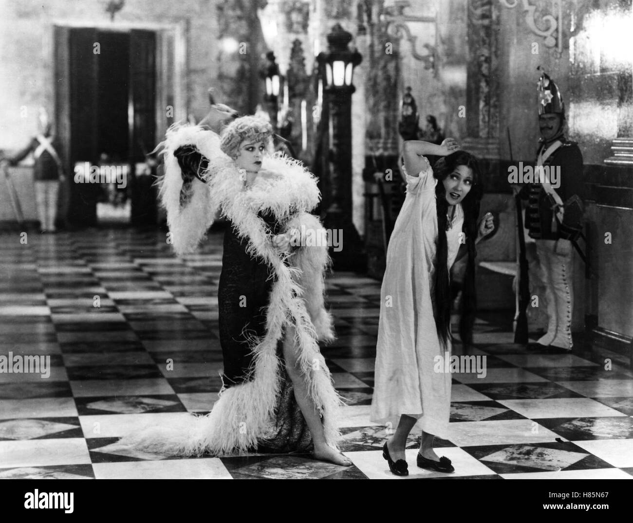 Queen Kelly, (QUEEN KELLY) USA 1928, Regie: Erich von Stroheim, SEENA OWEN, GLORIA SWANSON, Stichwort: Saal, Hieb, Schlag Stock Photo
