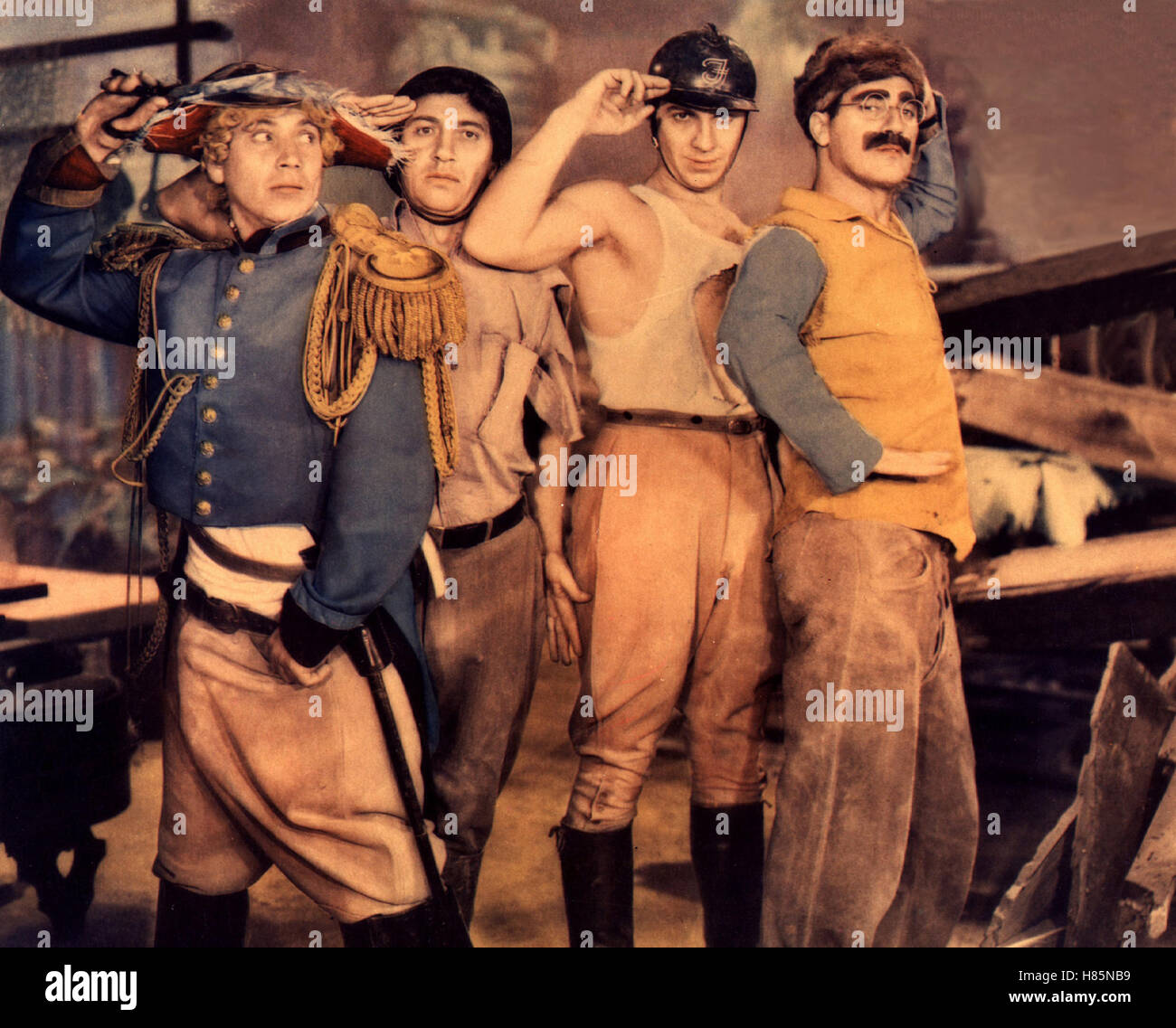 Die Marx Brothers im Krieg, (DUCK SOUP) USA 1933 s/w, Regie: Leo McCarey, HARPO MARX, CHICO MARX, ZEPPO MARX, GROUCHO MARX, Key: Uniform, Desperados Stock Photo