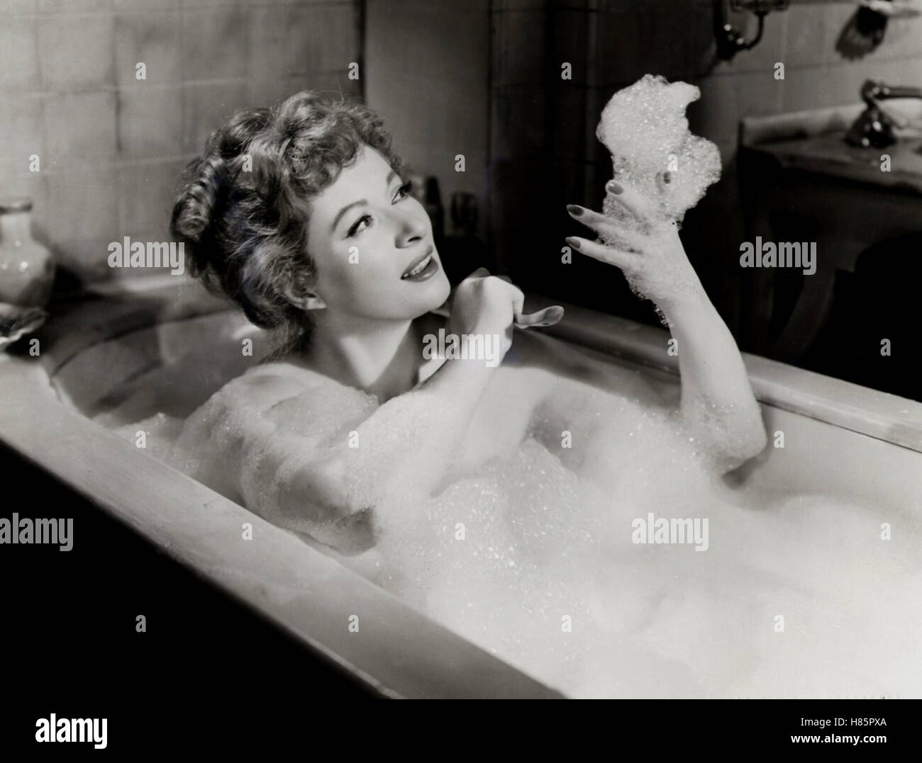 Julia benimmt sich schlecht, (JULIA MISBEHAVES), USA 1948, Regie: Jack Conway GREER GARSON, Stichwort: Badewanne, Schaum Stock Photo