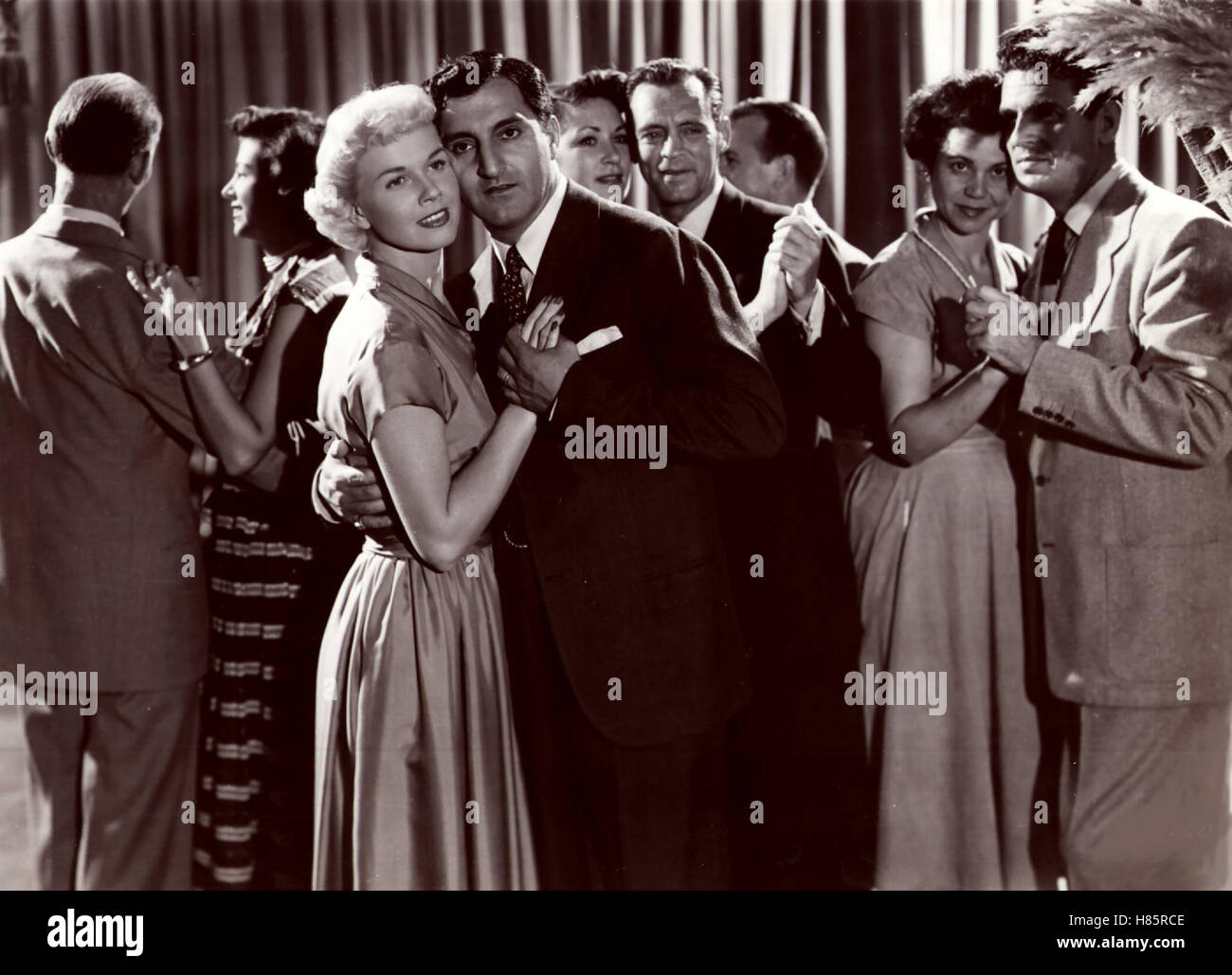 In all meinen Träumen bist du, (I'LL SEE YOU IN MY DREAMS), USA 1951, Regie: Michael Curtiz, DORIS DAY, 3. v li;DANNY THOMAS, 4. v. li; Stock Photo