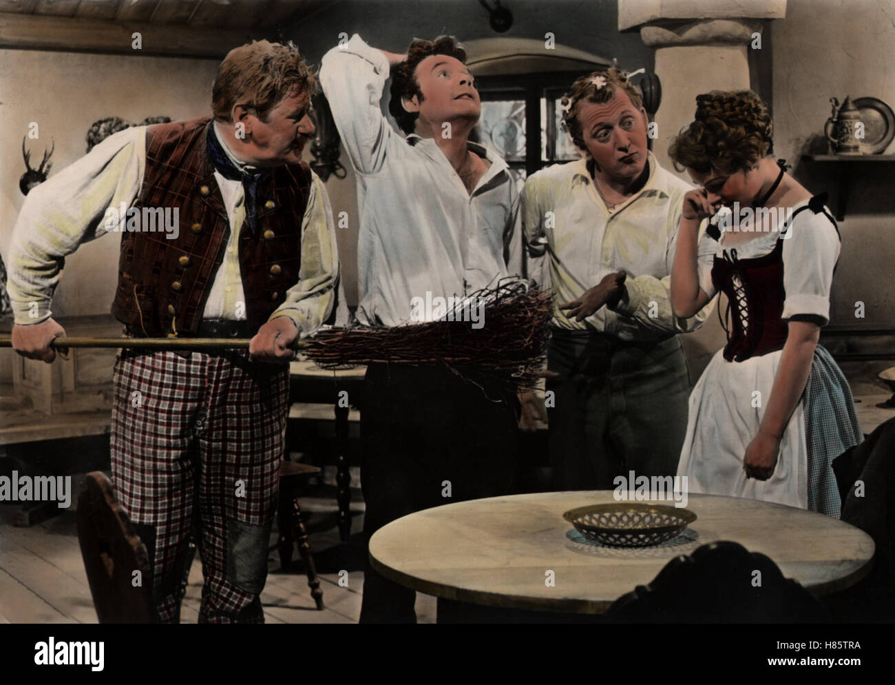 LUMPAZIVAGABUNDUS, D 1956, Regie: Franz Antel, PAUL HÖRBIGER, JOACHIM FUCHSBERGER, GUNTHER PHILIPP, WALTRAUT HAAS Stock Photo