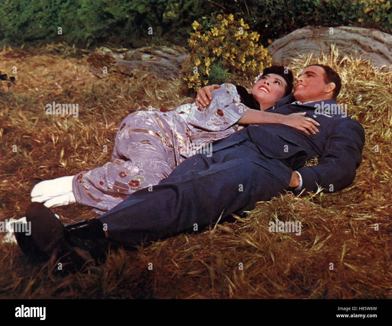 Sayonara, (SAYONARA) USA 1957, Regie: Joshua Logan, MIIKO TAKA, MARLON BRANDO Stock Photo