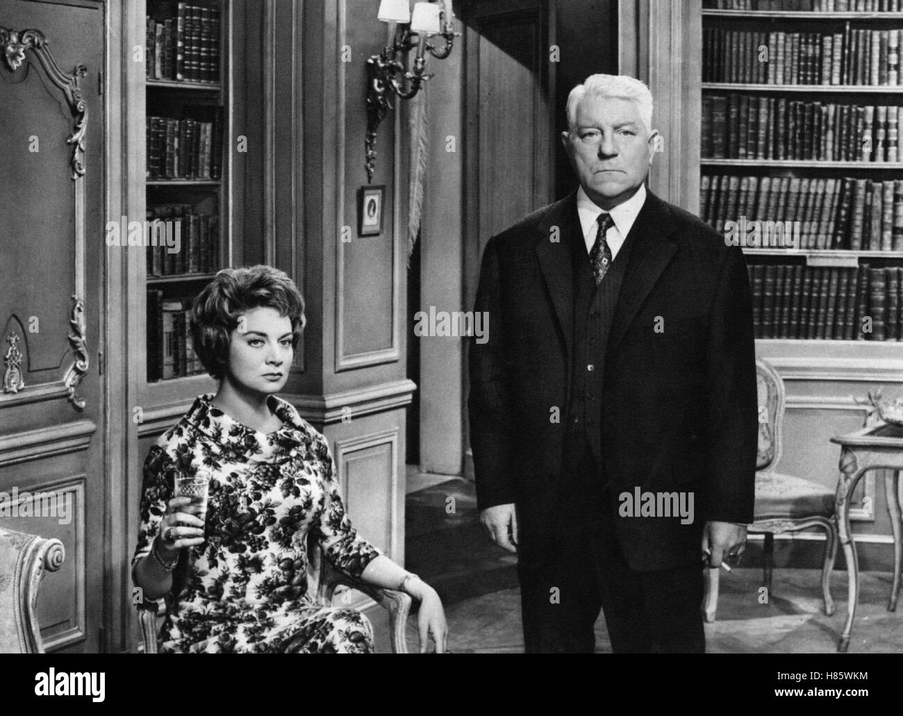 Jean gabin Black and White Stock Photos & Images - Page 3 - Alamy