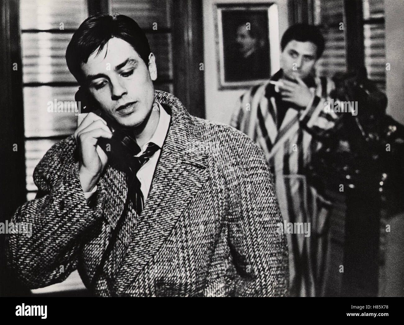 Rocco und seine Brüder, (ROCCO E I SUOI FRATELLI) IT 1960 s/w, Regie: Luchino Visconti, ALAIN DELON, RENATO SALVATORI, Stichwort: Telefon Stock Photo