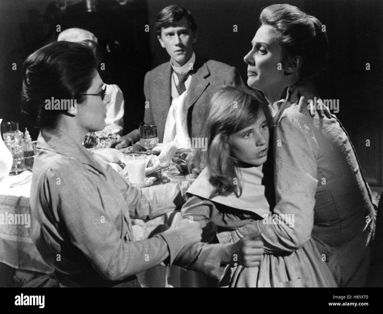 Licht im Dunkel, (THE MIRACLE WORKER) USA 1962, Regie: Arthur Penn, ANNE BANCROFT, PATTY DUKE, INGA SWENSON Stock Photo