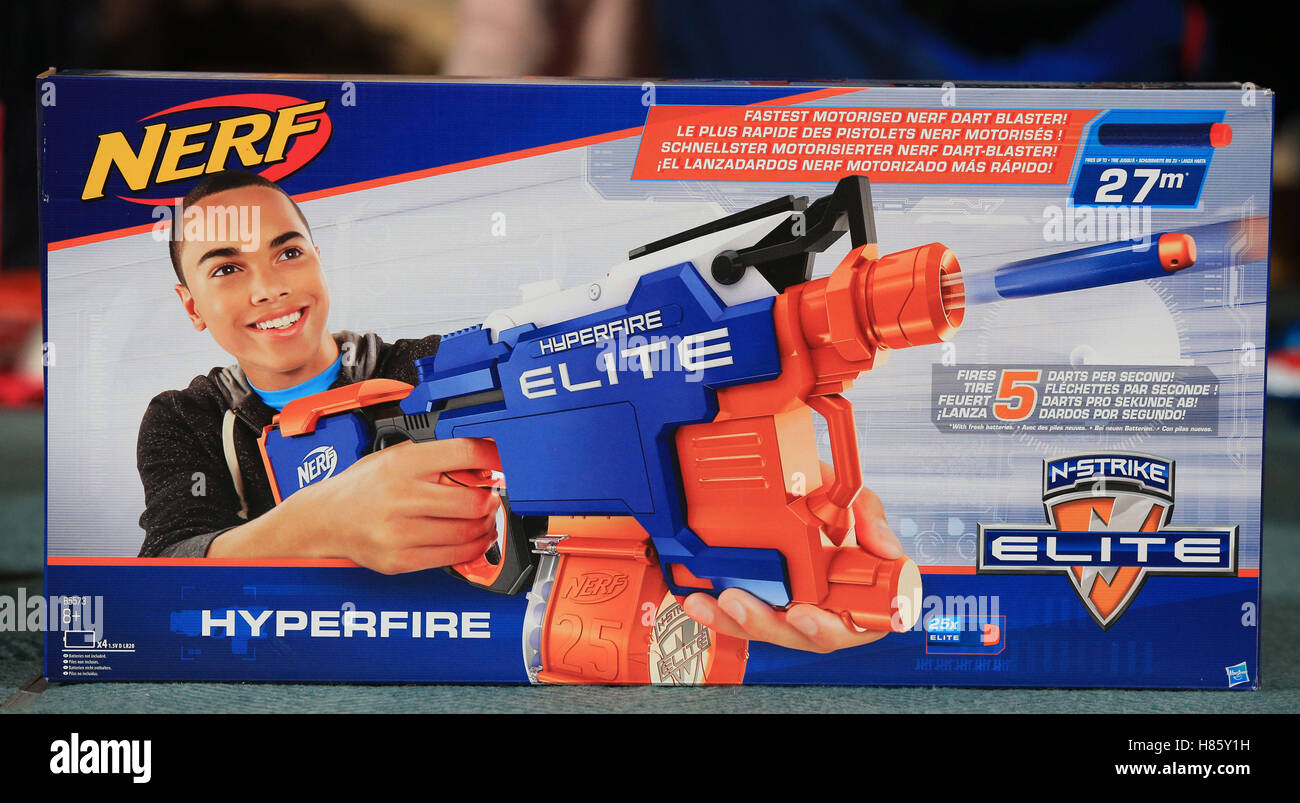 Nerf n strike hi-res stock photography and images - Alamy